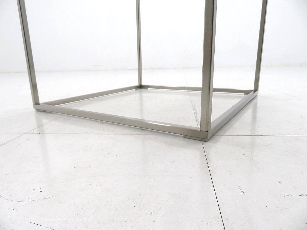 展示品　カッシーナixc イル　ガラス　サイドテーブル　コーヒーテーブル　モダン