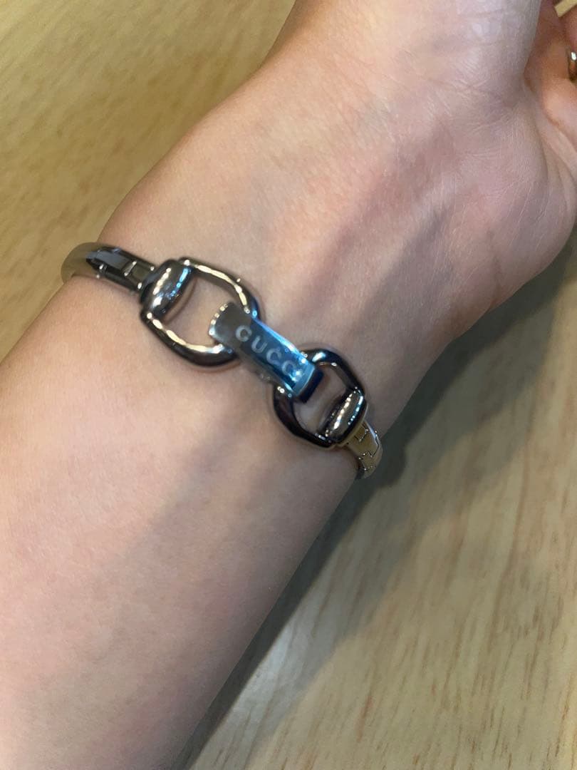 GUCCI グッチ 139.5 レディース腕時計 バングルウォッチ　スイス製