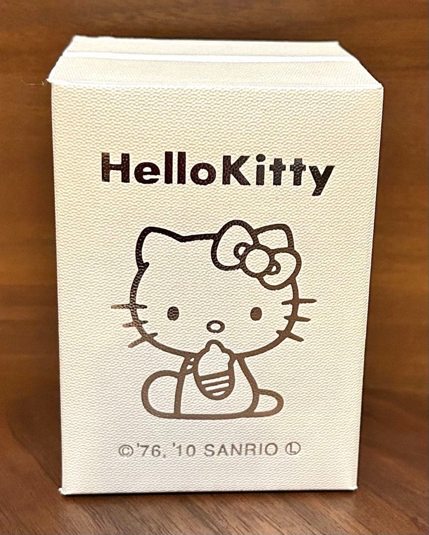 ハローキティ ３５周年記念 ホワイトセラミッククオーツ ダイヤモンド腕時計