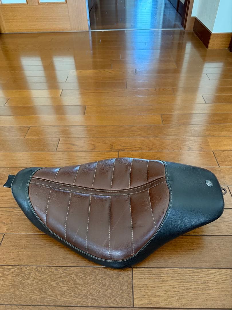 Mustang ハーレースポーツスター用ソロシート