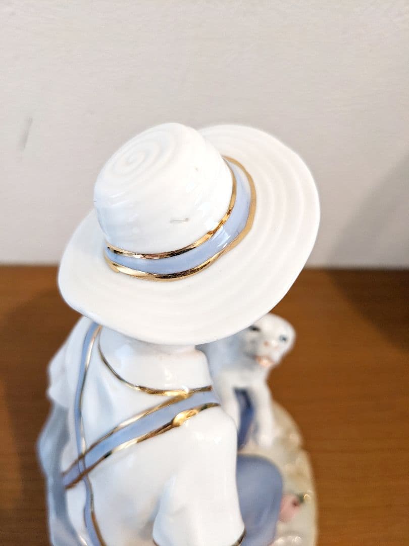 エレガント　陶器製人形　アンティーク調　リヤドロ風 ロココ調　置物