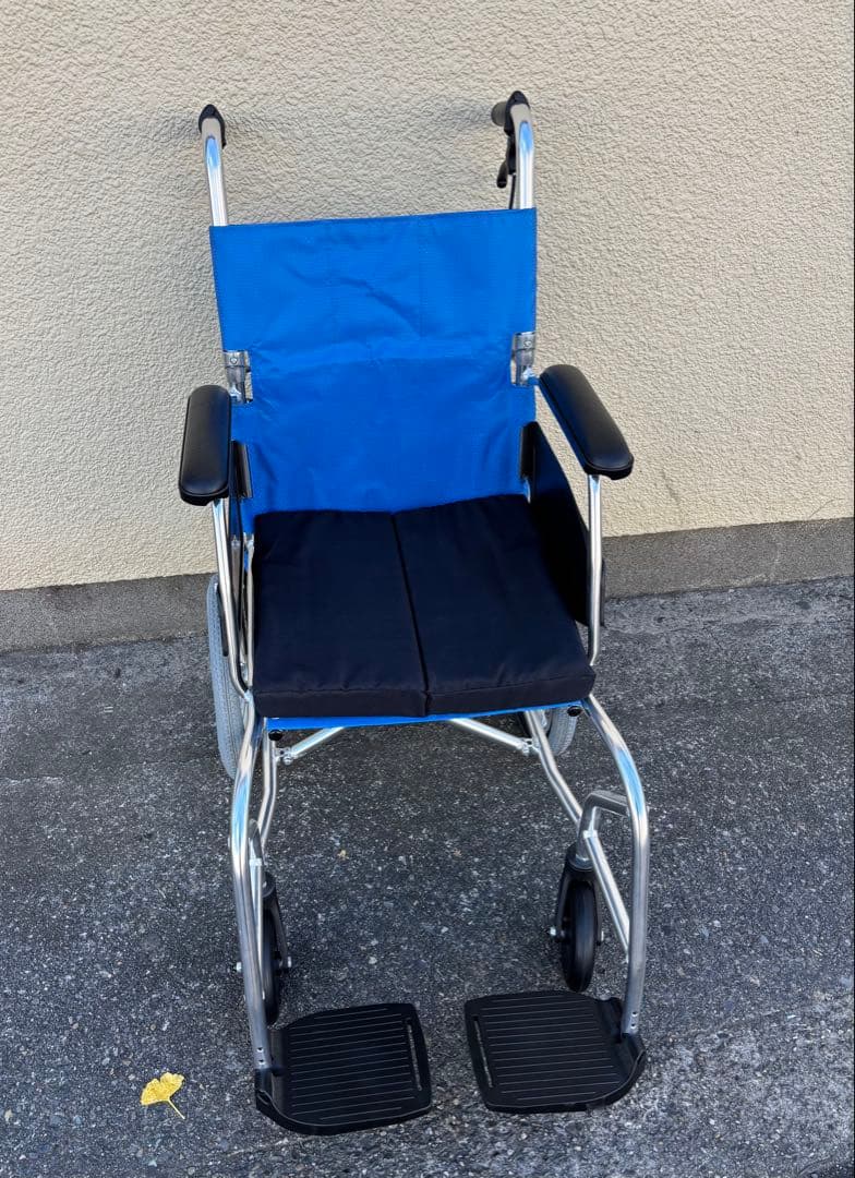 介助用車椅子　KALU7α 未使用　折りたたみ 車椅子 パンクなし