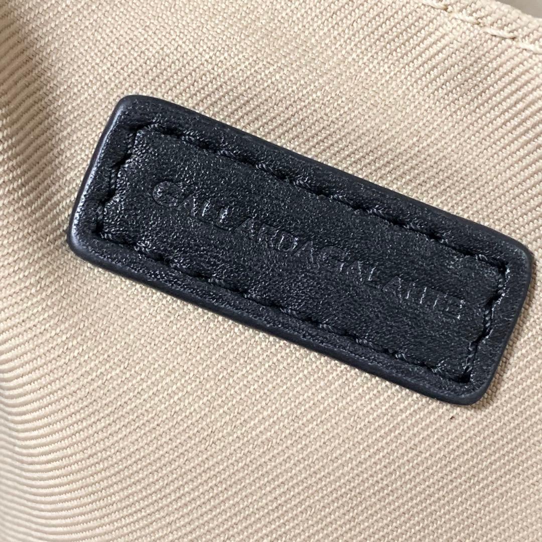 【雑紙掲載　A4収容可能】ガリャルダガランテ　リュック　バックパック　レザー