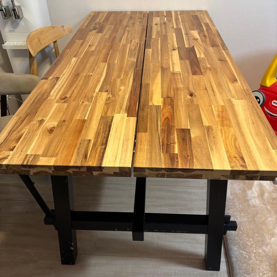 IKEA SKOGSTA ダイニングテーブル