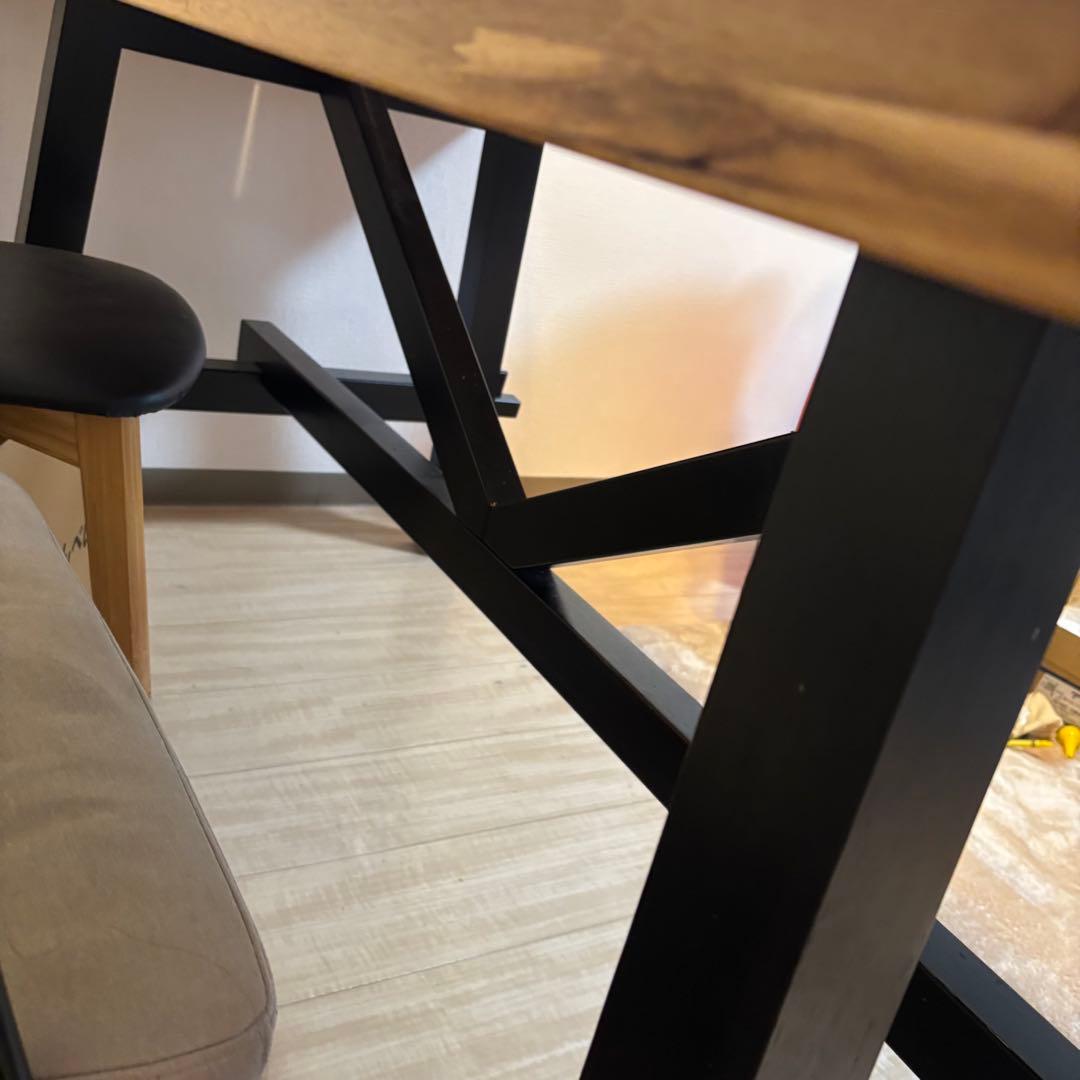 IKEA SKOGSTA ダイニングテーブル