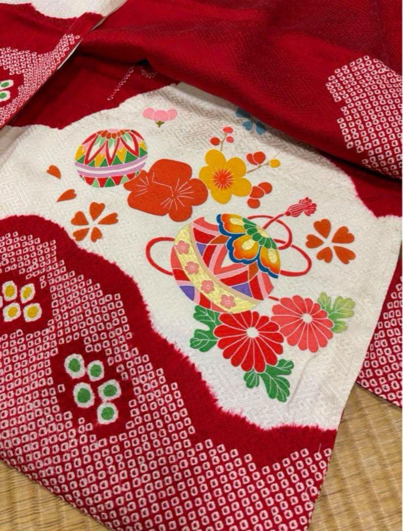 七五三　三ツ身女の子着物　正絹　仮絵羽　赤　豪華絞り　可愛い手毬柄　梅　鈴