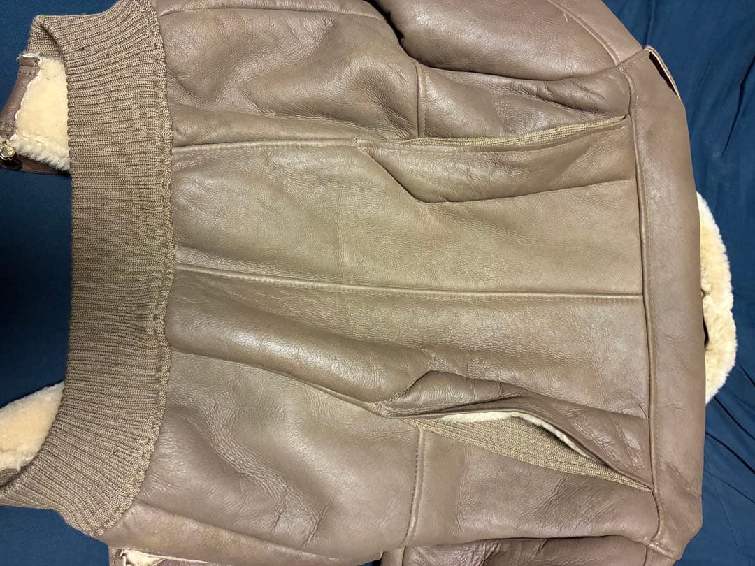 羊裏革ブラウン レザージャケット 内側は革付き羊毛そのまま。ニュージーランド製。