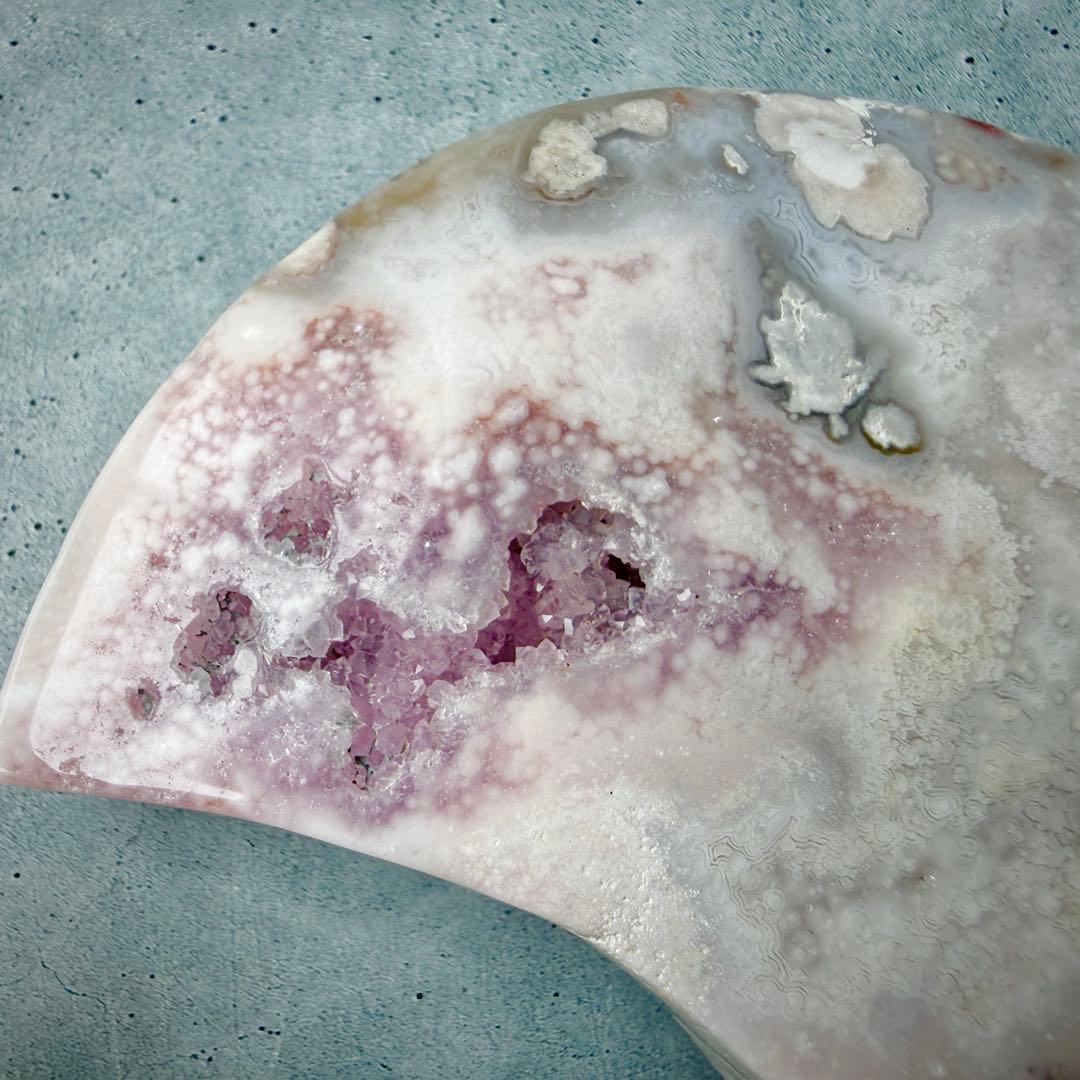 【桜結晶の月】桜瑪瑙×ピンクアメジスト 共生ムーン（台座付き）