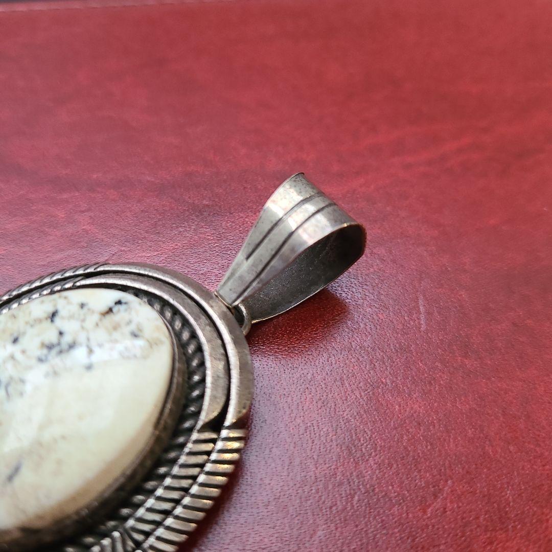 おおぶり28g 希少ホワイトバッファロー ペンダントトップ