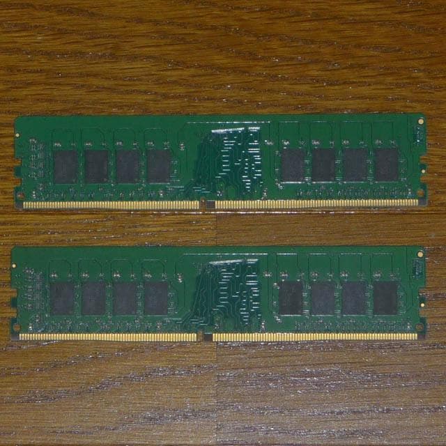 Crucial 16GB DDR4-2666 DIMM メモリ