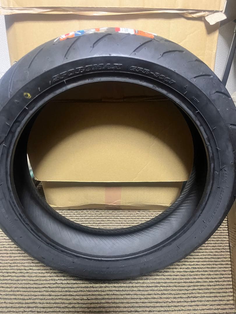 新品 SPORTMAX GPR-300F 130/70 ZR 16