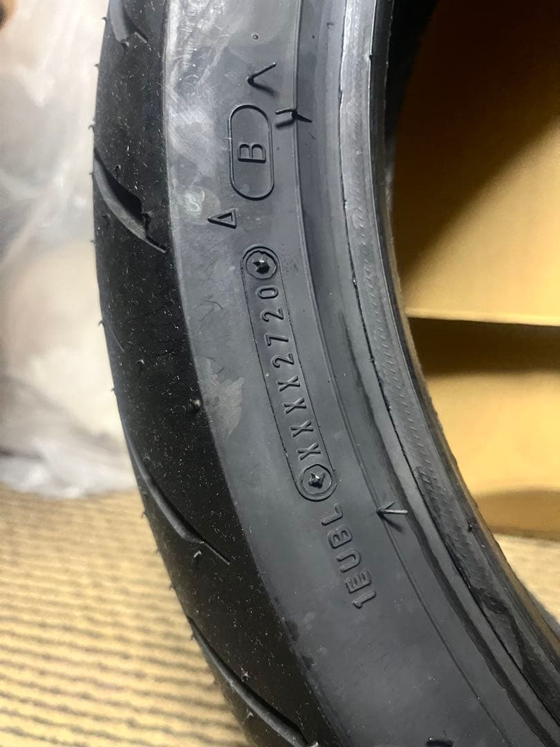 新品 SPORTMAX GPR-300F 130/70 ZR 16