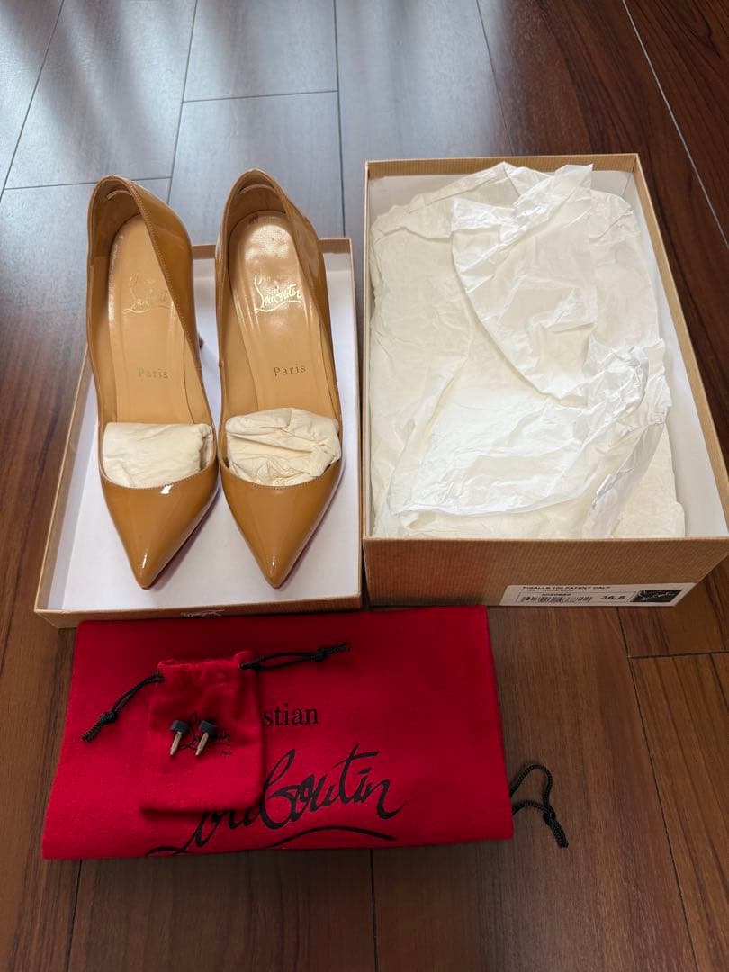 Christian Louboutin ハイヒール ベージュ　36.5