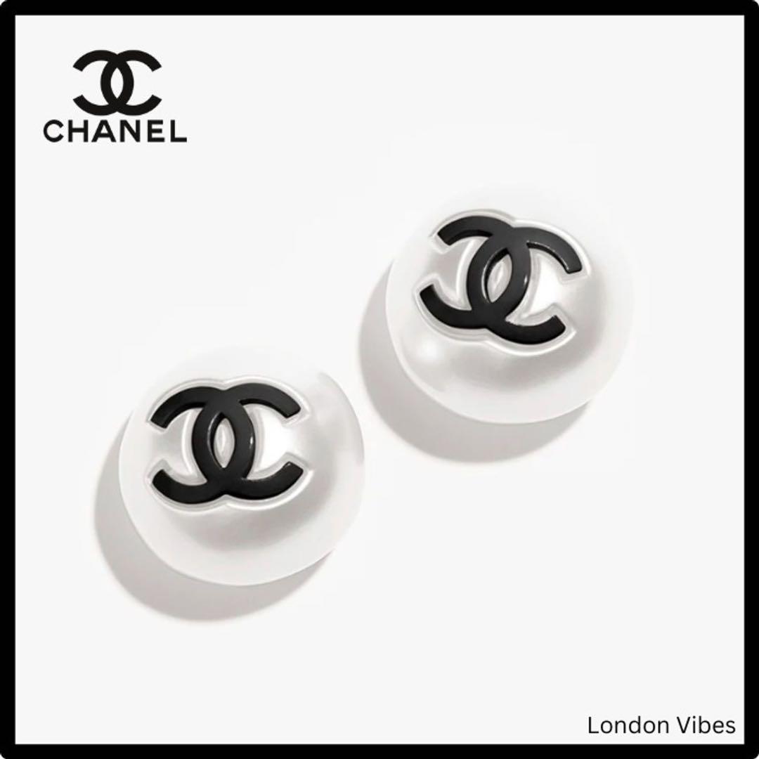 CHANEL パール調ボタン型ピアス　レア商品値下げ不可