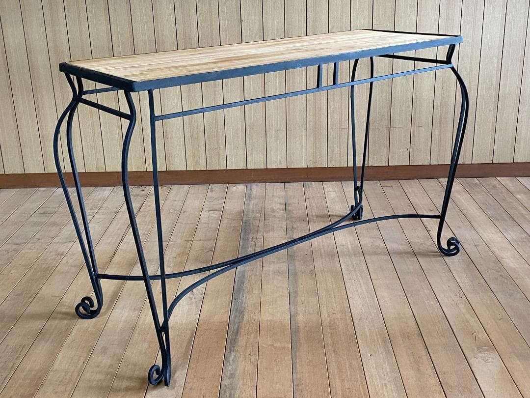 モロッコ産　ハイテーブル