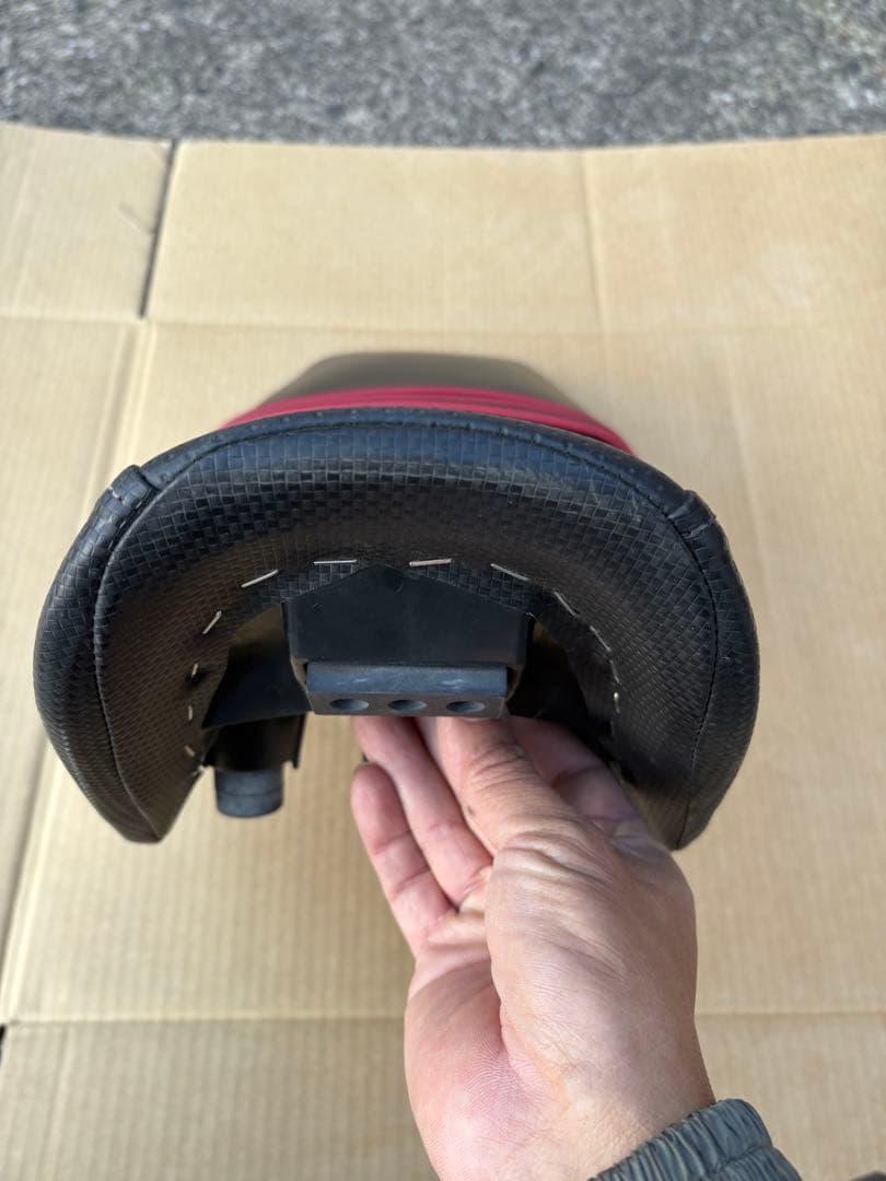 グロム JC61 前期用 純正シート 張り替え カスタムシート ブラック レッド