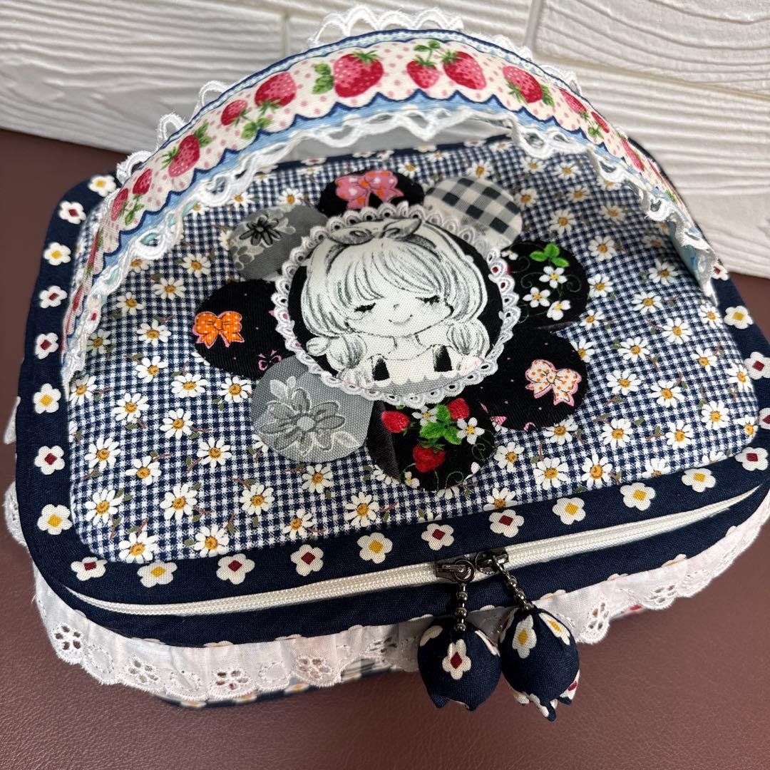 ウサギ様・バニティーポーチ