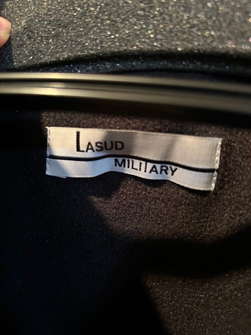 【新品未使用定価21000円】LASUD フード付きブラックベスト