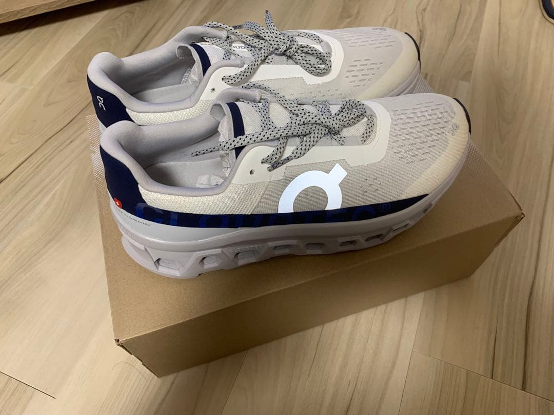 On cloud monster1 （B品）　美品　新品