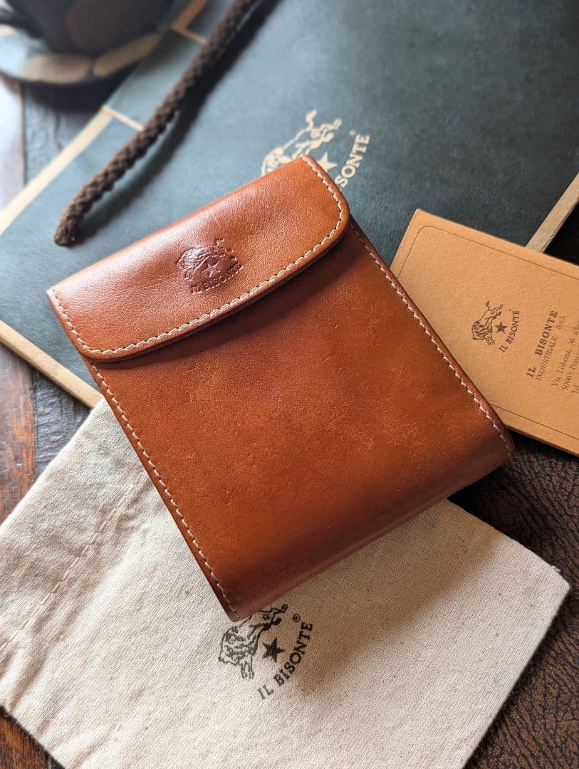 イルビゾンテ フラップウォレット コンパクト ヌメ革 希少 男女兼用