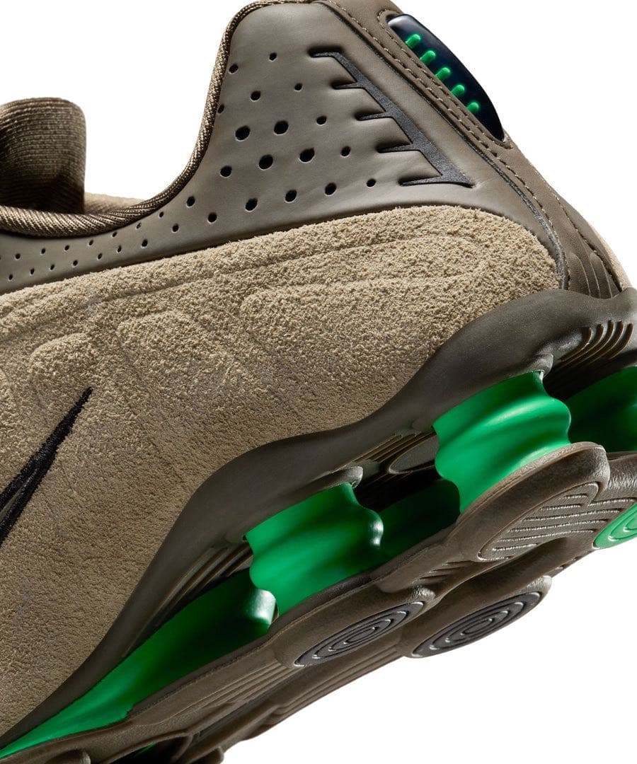 ナイキ ショックス R4 NIKE Shox R4 23.5㎝