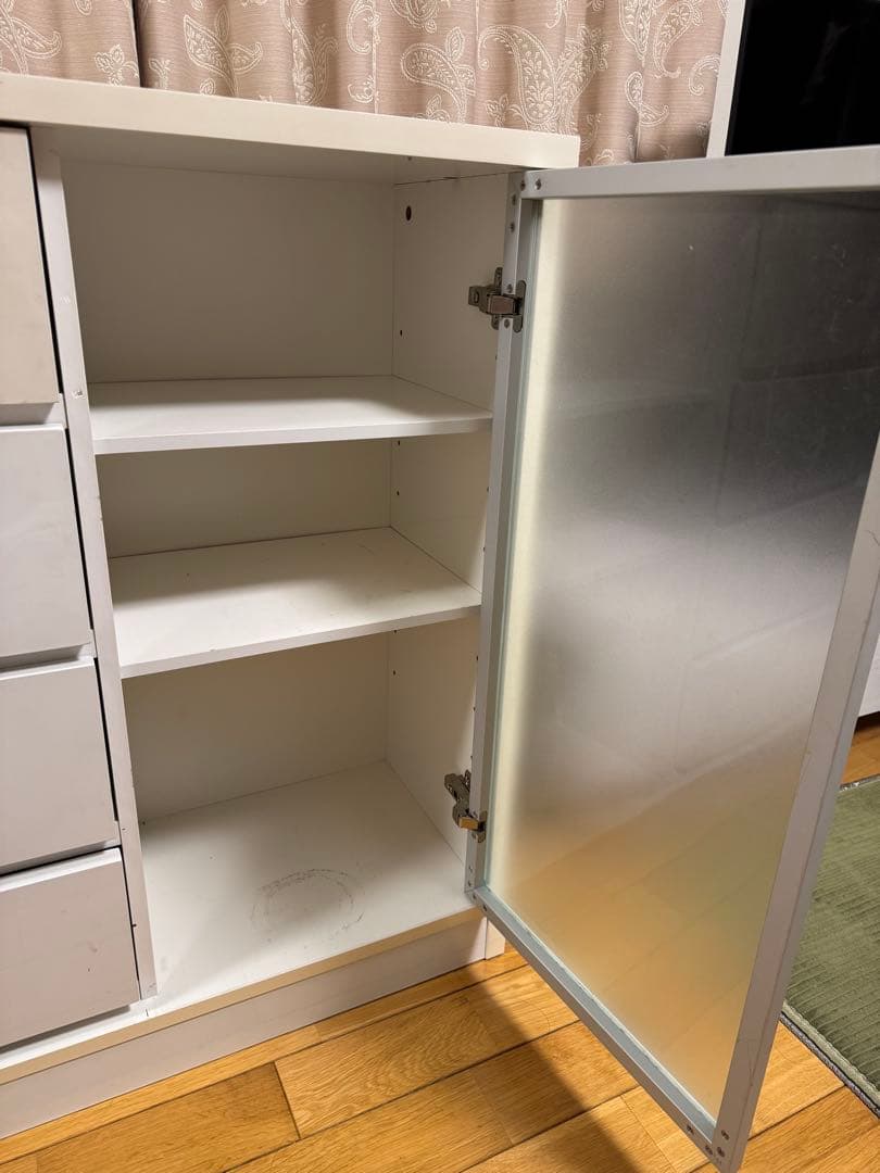 【送料込】ホワイトキャビネット 収納付き　ニトリ　キッチンボード　カップボード