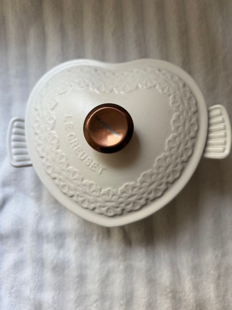 LE CREUSET ハート型鍋 ホワイトカッパーつまみ