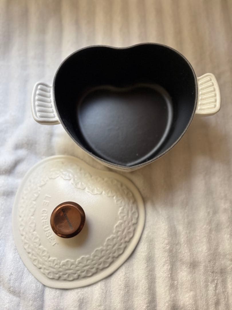 LE CREUSET ハート型鍋 ホワイトカッパーつまみ
