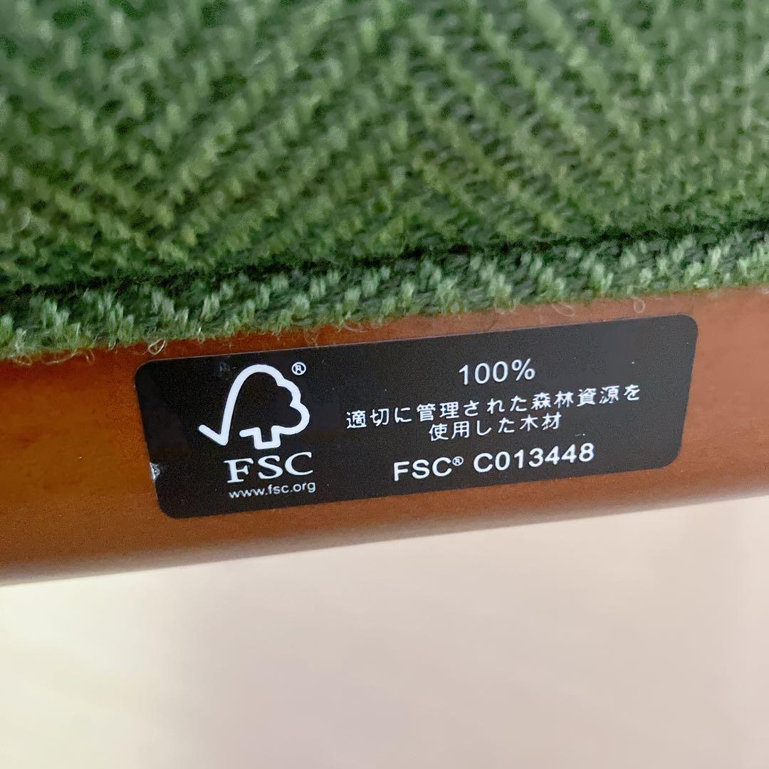 Oliver オリバー　肘掛けつき　ダイニングチェア　　　カラーグリーン　椅子