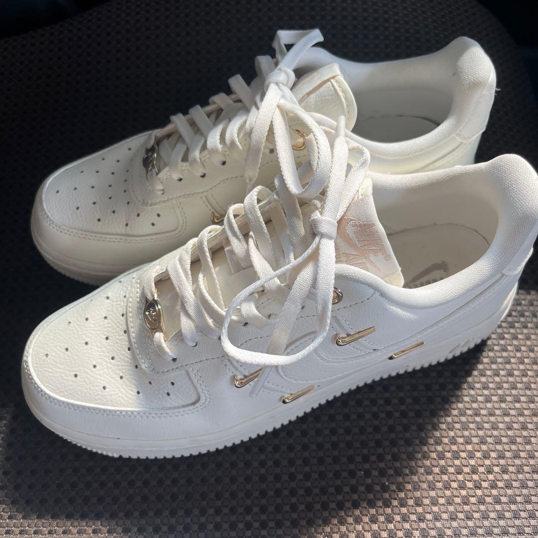 H.KNK様交渉済み 人気♡Nike Air Force 1 ホワイトスニーカー