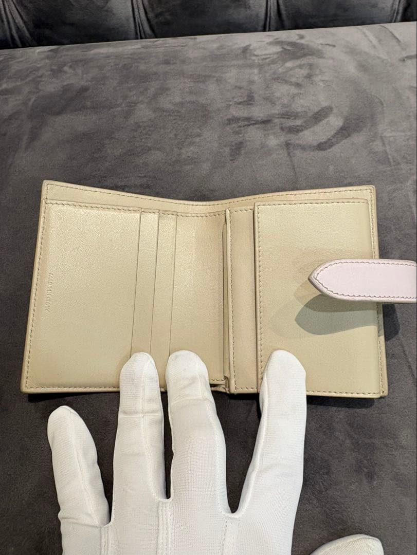 セリーヌ スモール ストラップウォレット エッセンシャル