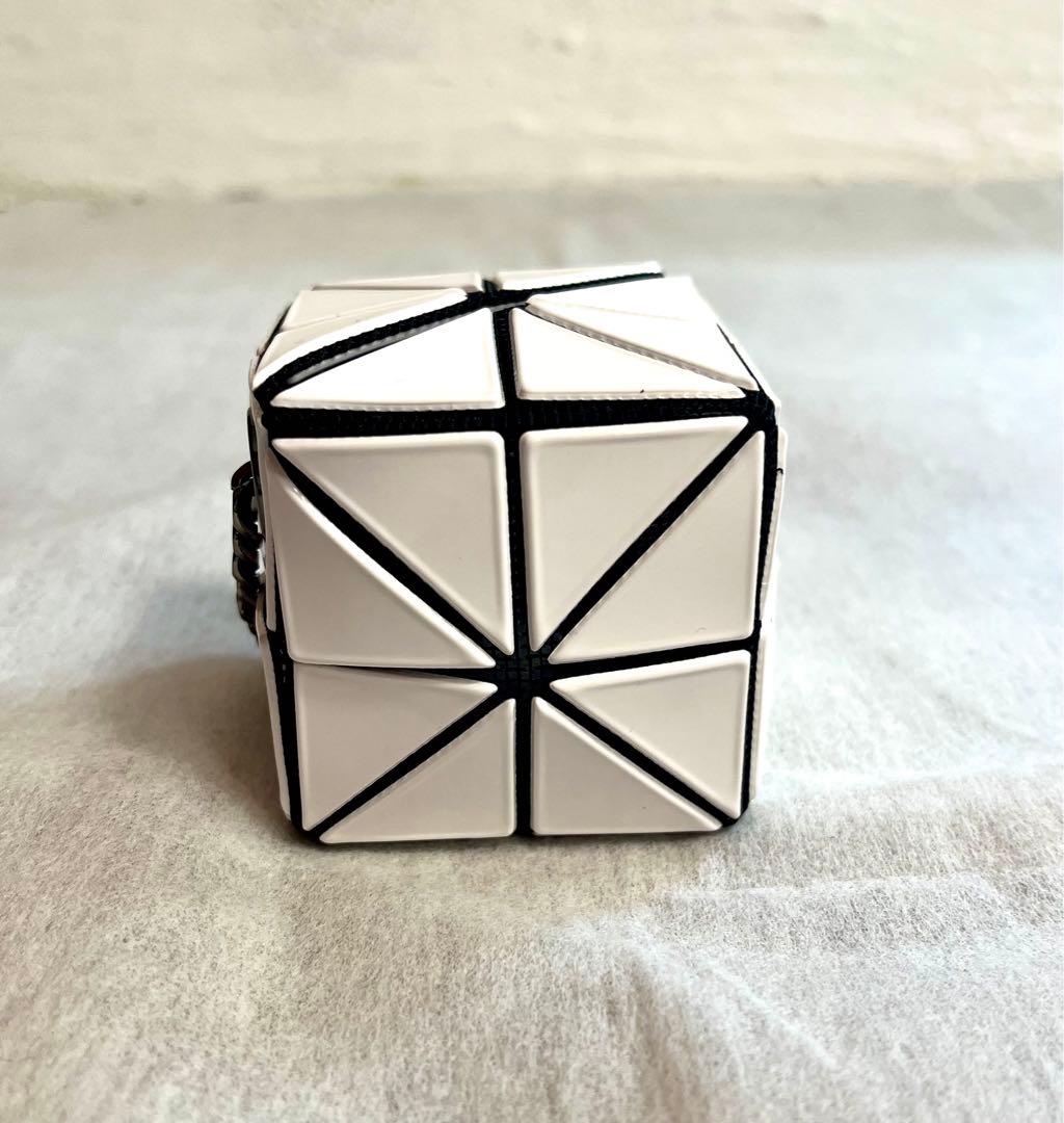 バオバオ 新品 イッセイミヤケ ミニキューブチャームボックスキューブボックス