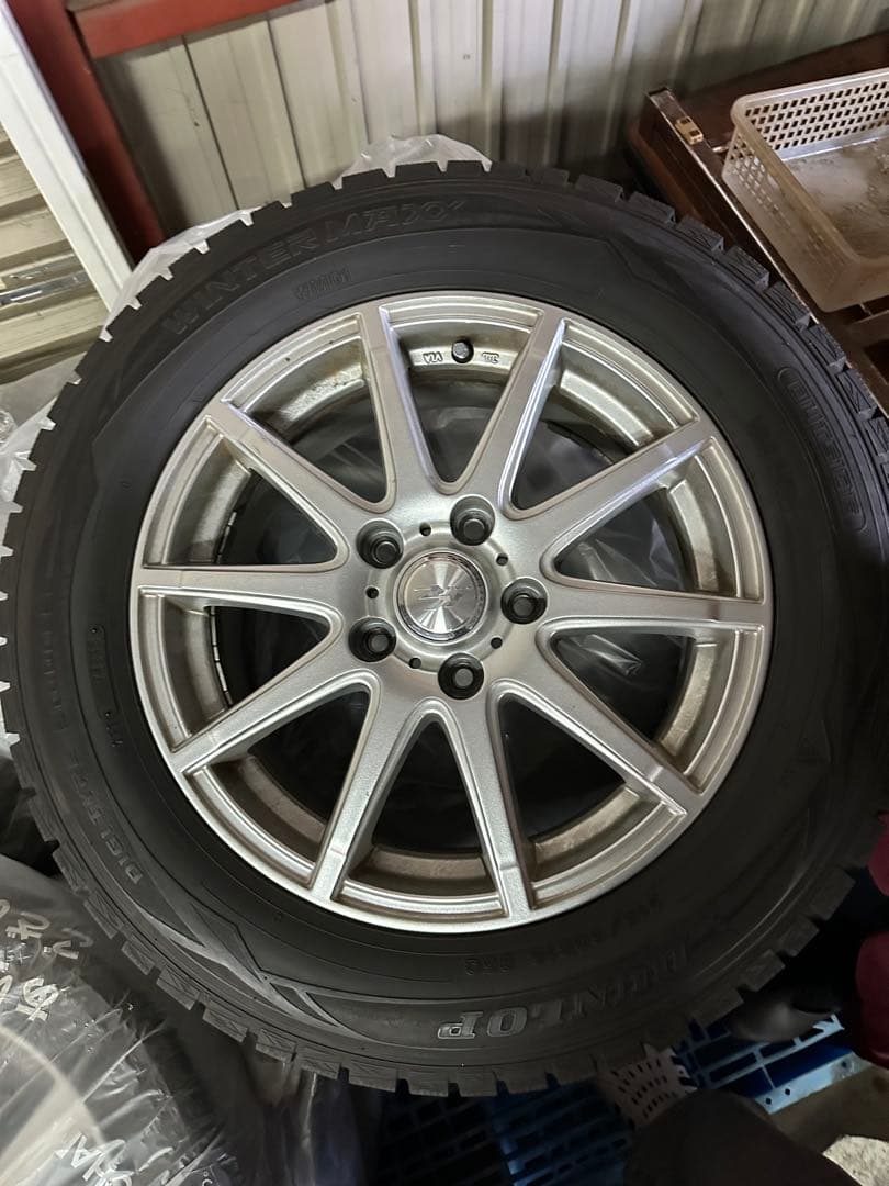 ヴェゼル等 DUNLOP スタッドレスタイヤ 215/60R16 ホイールセット