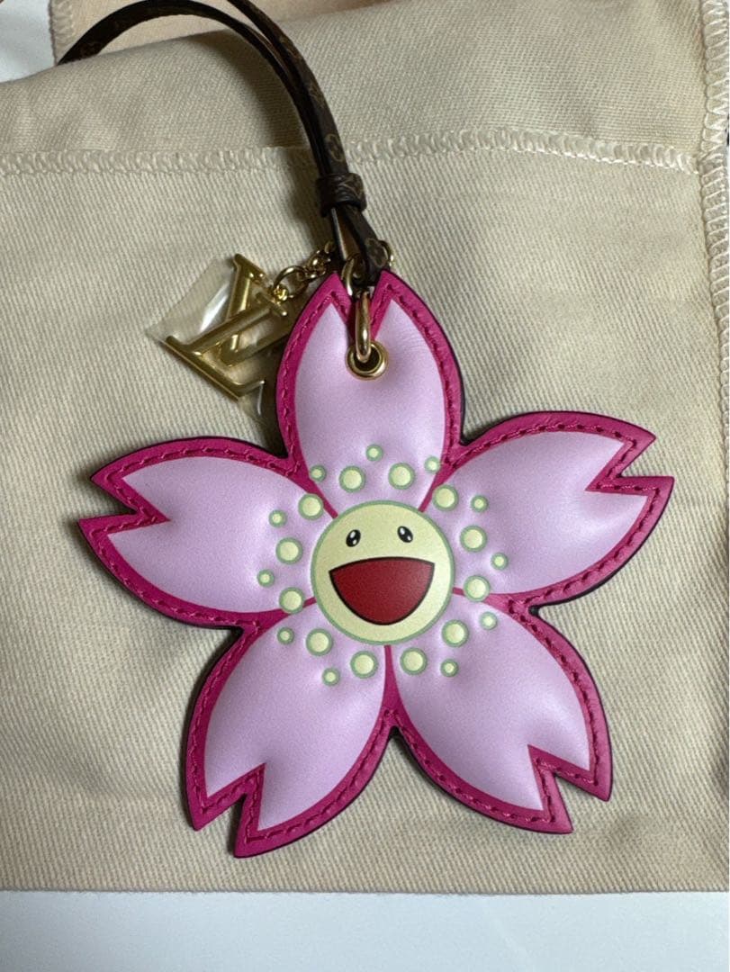 LV × TM バッグチャーム・チェリーブロッサム M02475