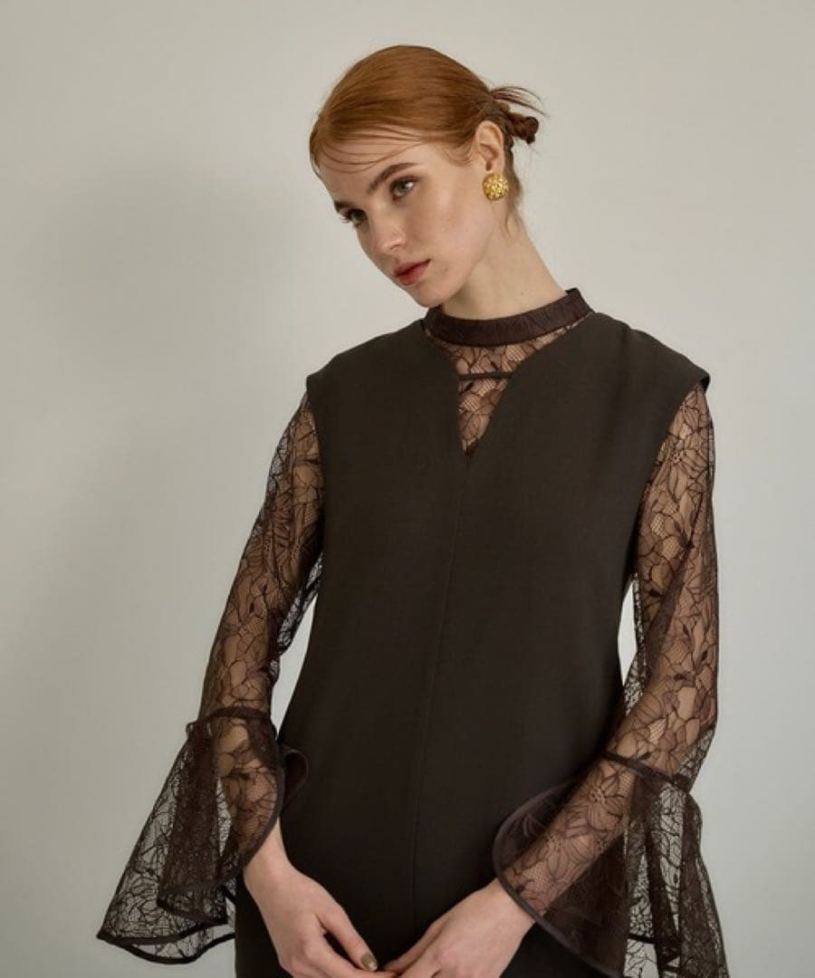 ベルスリーブスリットドレス