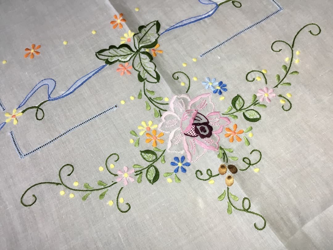汕頭◆刺繍テーブルクロス ＋ ナフキン◆綿ローン スワトー 大判