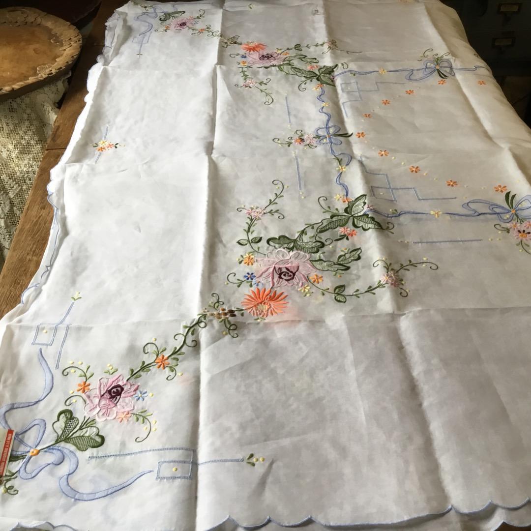 汕頭◆刺繍テーブルクロス ＋ ナフキン◆綿ローン スワトー 大判