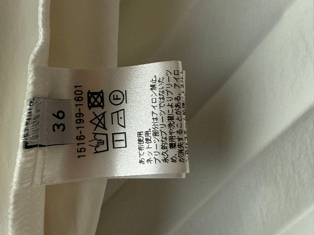 ユナイテッドアローズ　バックプリーツ ハイネック 半袖ブラウス　36