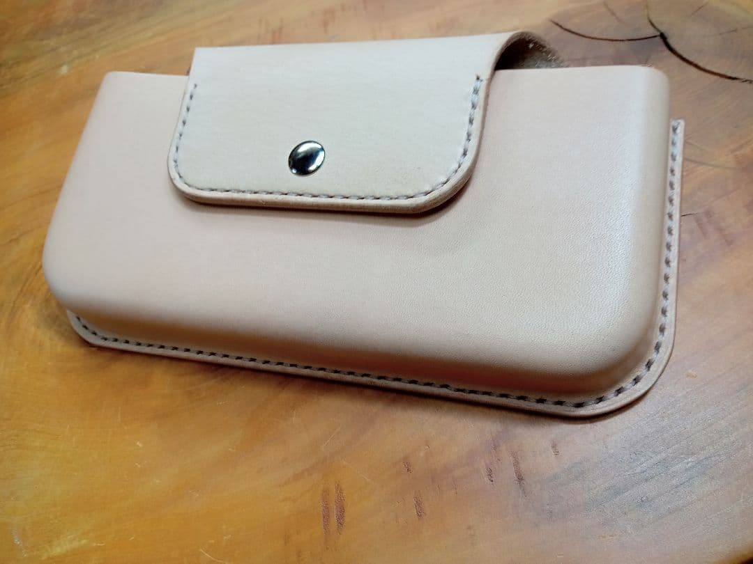 スマホポシェット　ヌメ革　ナチュラル