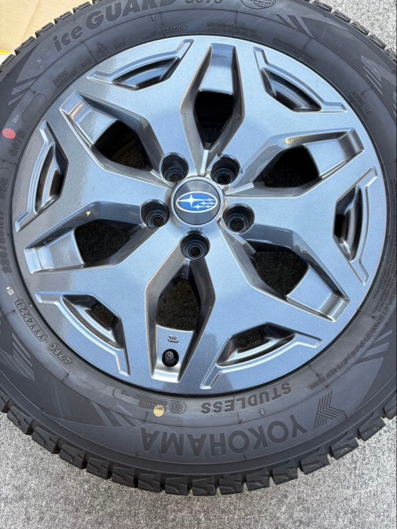 スバルフォレスターＸブレイク純正ホイール　横浜ゴムスタッドレス　アイスガード付き