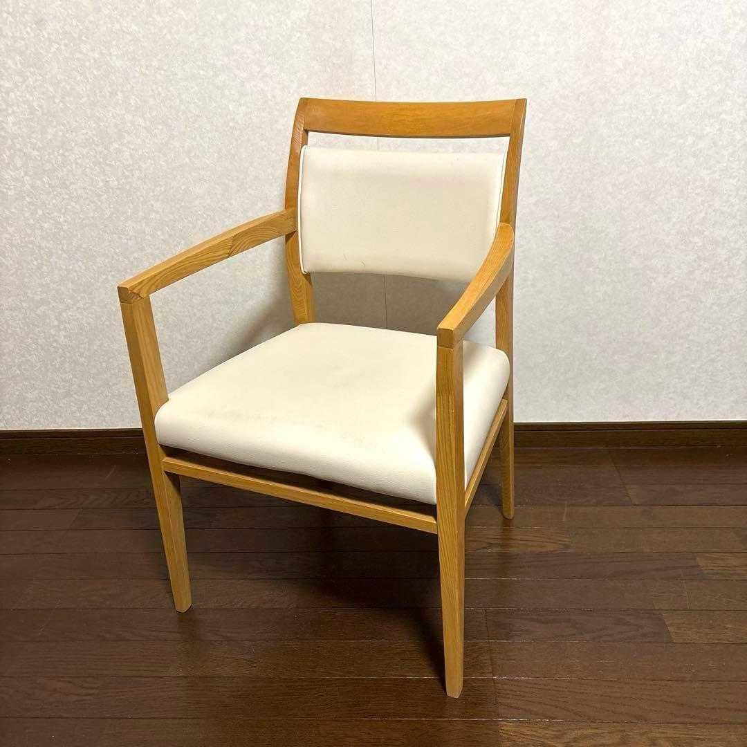 【美品】ニトリ アームチェア タモ材 ダイニングチェア