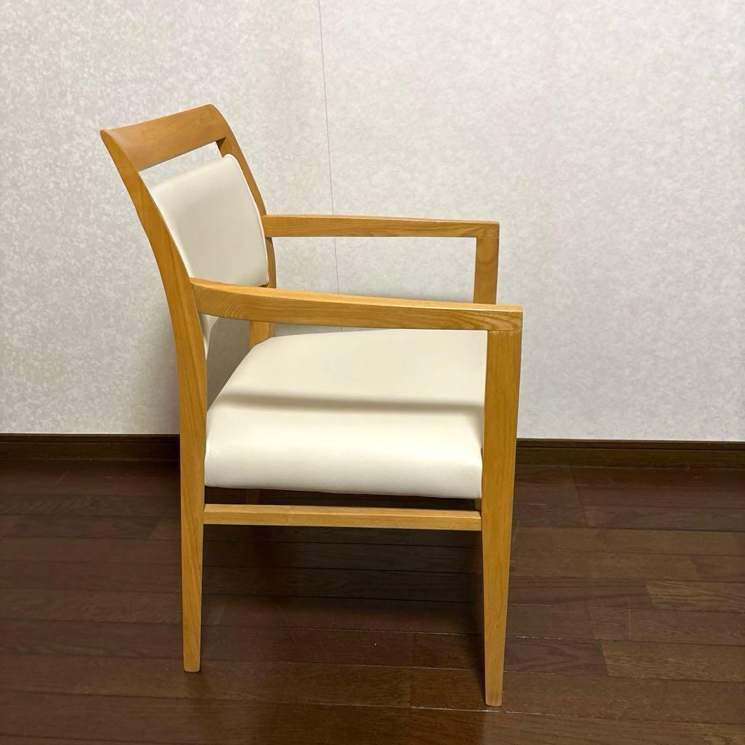 【美品】ニトリ アームチェア タモ材 ダイニングチェア