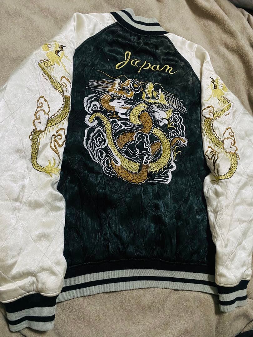 Embroidered 日本 スカジャン限定版 龍　サテン 100%silk