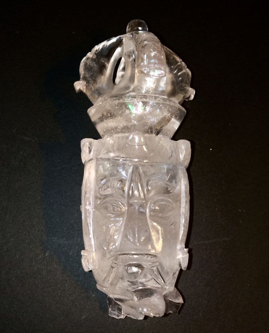 水晶の置物 (破損あり)