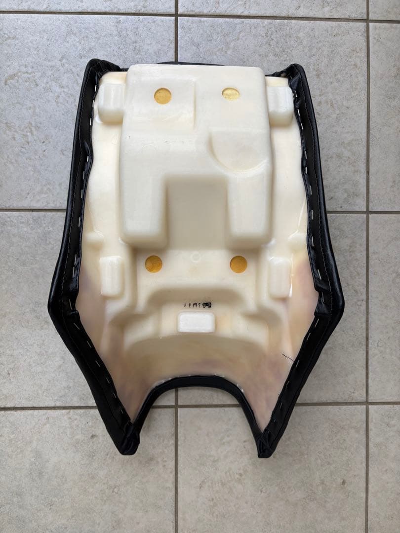 カワサキ GPZ250R 【新品未装着】純正シートとサイドカバー計4点