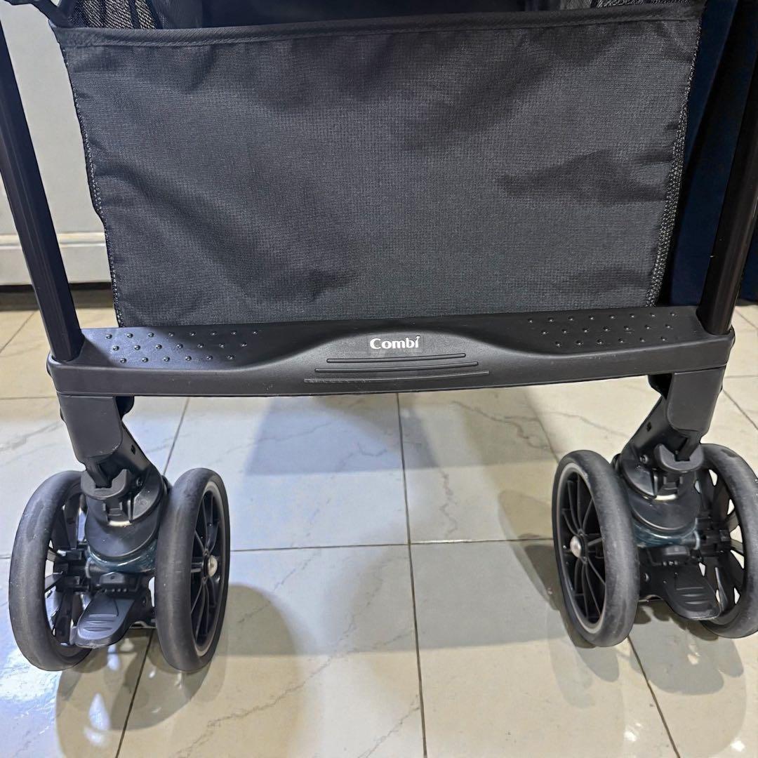 極美品】Combi スゴカルα 4キャス Compact エッグショック HT