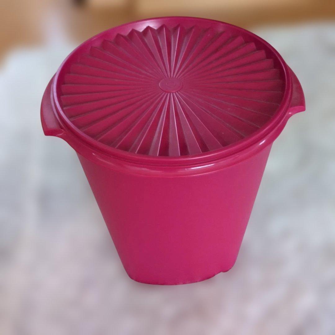 【お値下げしました】新品未使用　タッパーウェア　マキシクィーンデコレーター