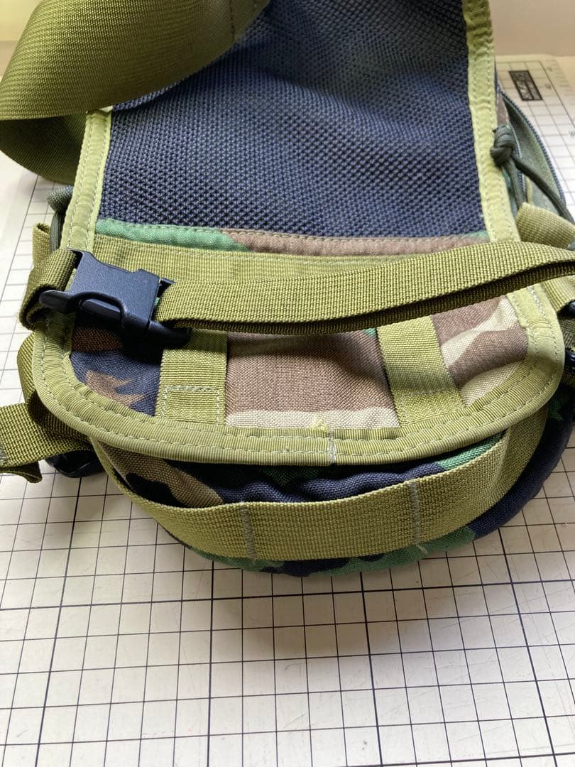 BRIEFING ボディバッグ カモフラージュ