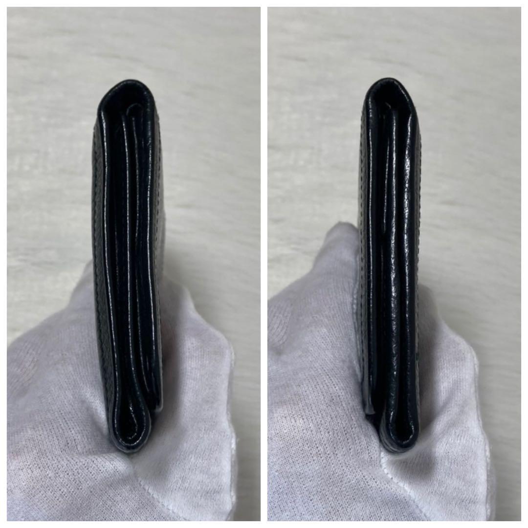 月末最終価格　希少カラー　PRADA プラダ　黒系　緑　三つ折り　財布　金具