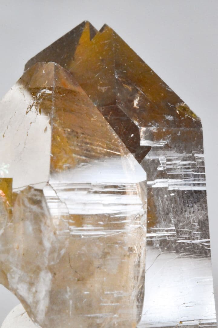 ザギ・マウンテン産 角閃石？入りツインスモーキークォーツ